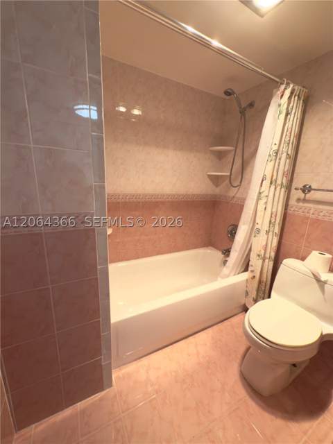 3675 N Country Club Dr 109, Aventura FL - photo 21 of 29