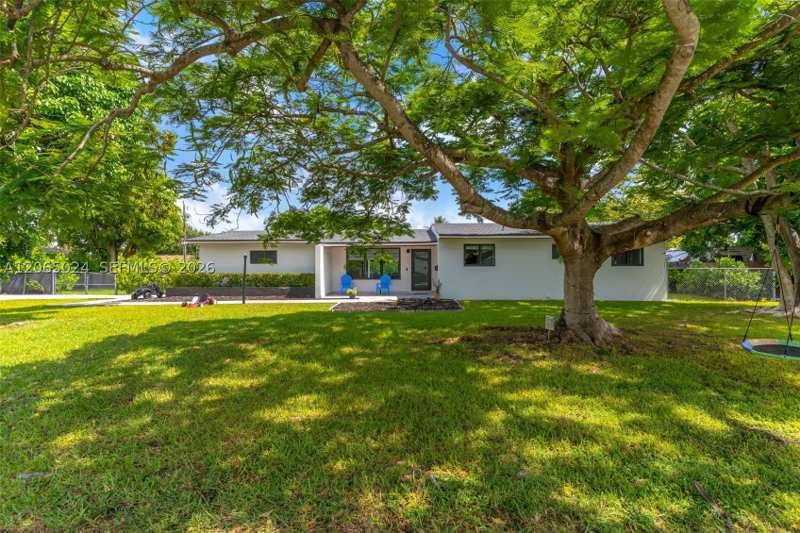3 bedroom SingleFamilyResidence at 11243 SW 174th Ter, Green Hills Sec 6, Miami — photo 1