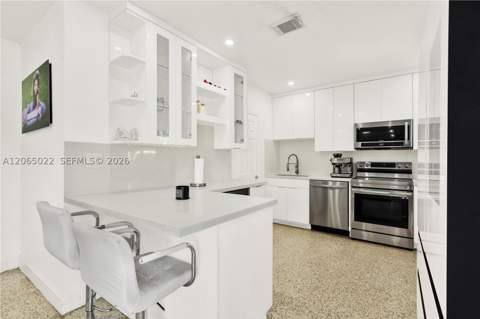 10100 Nicaragua Dr, Cutler Bay FL - photo 7 of 32