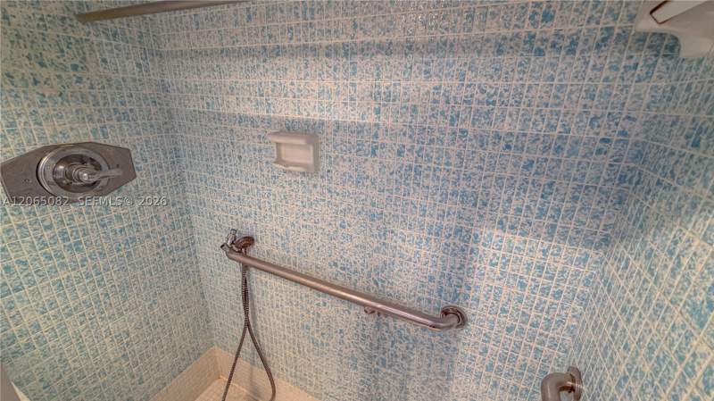 2 bedroom Condominium at 230 174th St 2412, Winston Tower 300 Condo, Sunny Isles Beach — photo 4