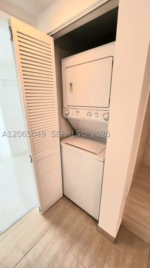 1750 N Bayshore Dr 2010, Miami FL - photo 19 of 23
