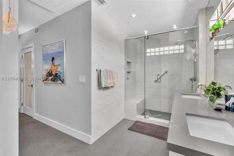 9450 E Broadview Dr, Bay Harbor Islands FL - photo 12 of 16