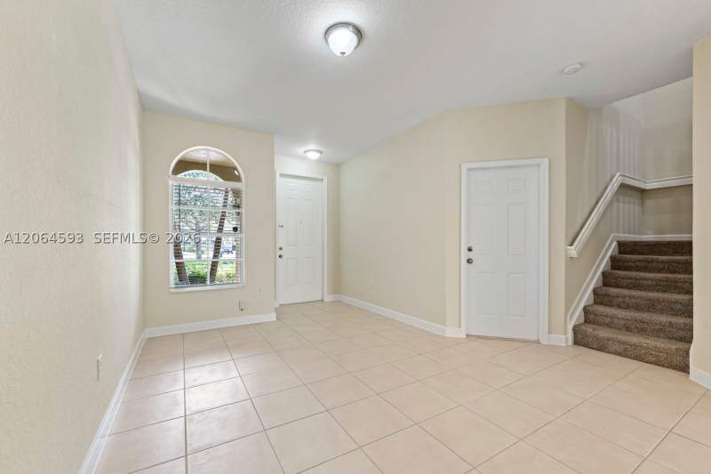 4 bedroom Townhouse at 1417 SE 24th Rd, Keys Garden, Homestead — photo 4
