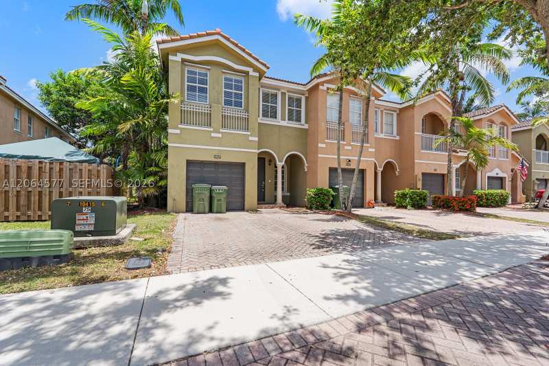 4 bedroom Townhouse at 1427 SE 25th Ave, Keys Garden, Homestead — photo 1