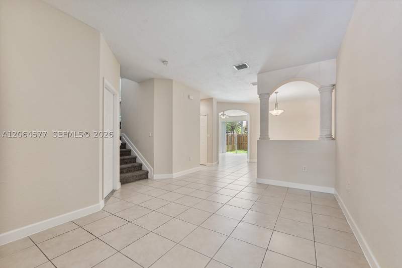 4 bedroom Townhouse at 1427 SE 25th Ave, Keys Garden, Homestead — photo 3
