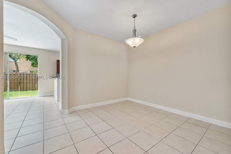 4 bedroom Townhouse at 1427 SE 25th Ave, Keys Garden, Homestead — photo 5