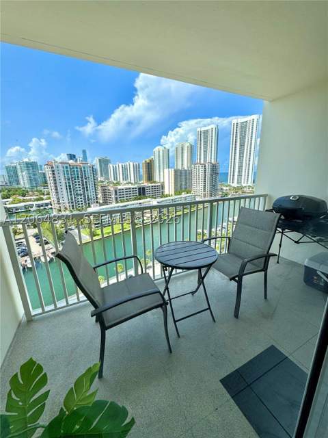 300 Bayview Dr 1603, Sunny Isles Beach FL - photo 18 of 24