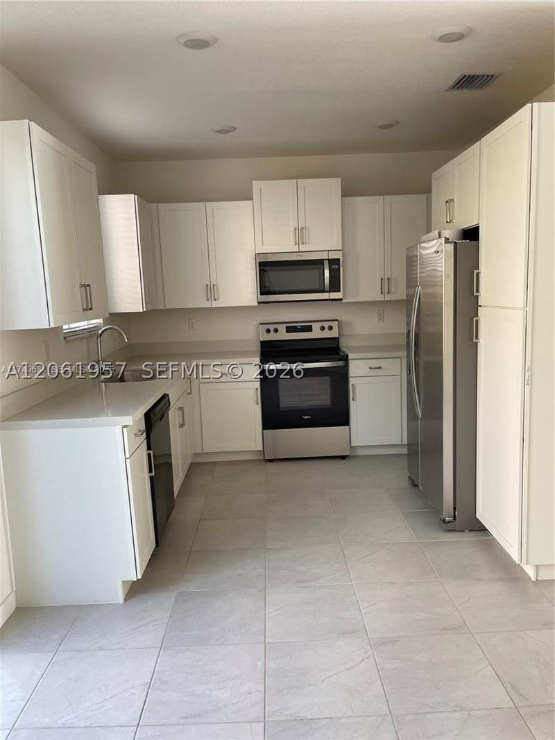 3 bedroom Townhouse at 2435 SE 11th St, Towns At Seascape, Homestead — photo 4