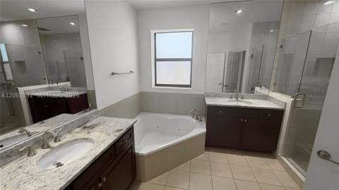 10229 NW 87th Ter, Doral FL - photo 7 of 11