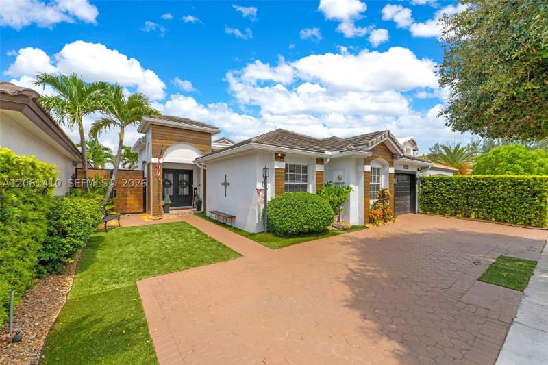 4 bedroom SingleFamilyResidence at 1050 NW 129th Ave, Shoma Homes At Tamiami II, Miami — photo 4