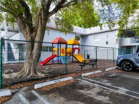 17255 SW 95th Ave 161, Palmetto Bay FL - photo 20 of 38