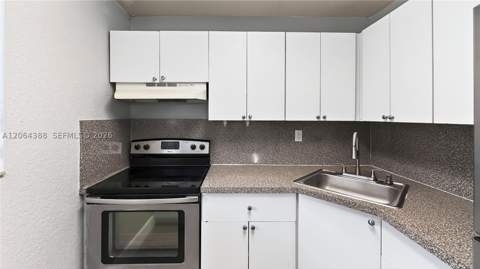 17255 SW 95th Ave 161, Palmetto Bay FL - photo 8 of 38
