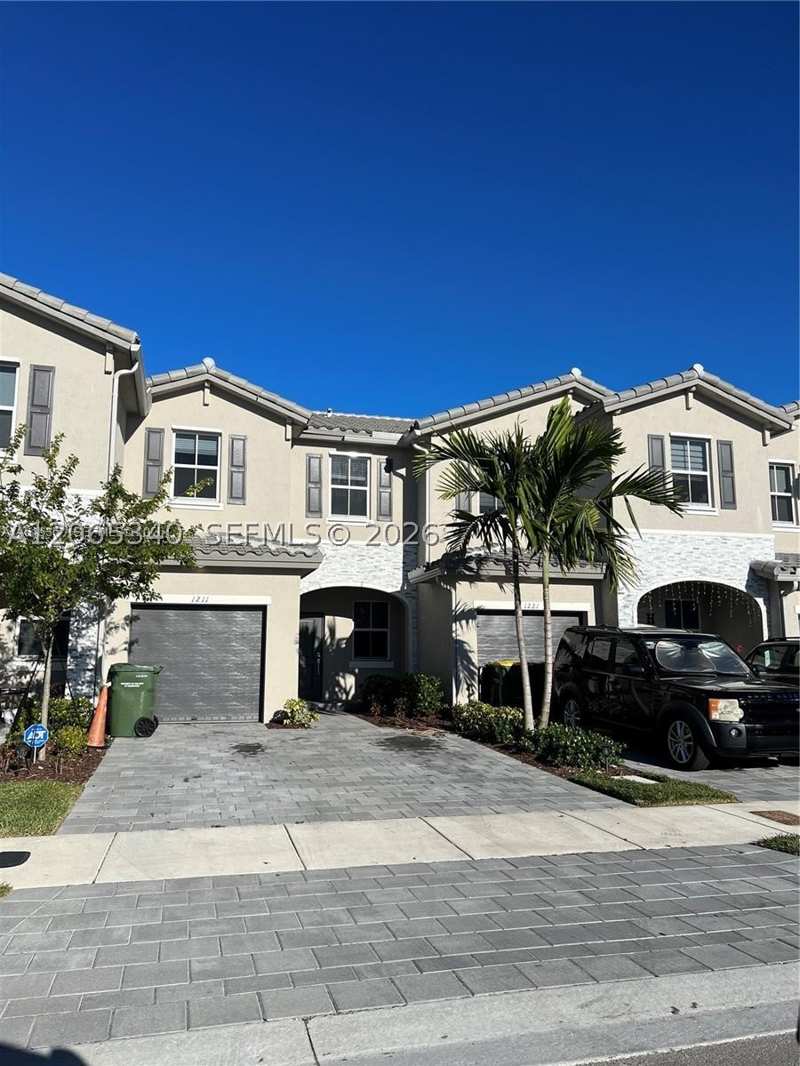 3 bedroom Townhouse at 1211 SE 27th Ter, Homestead Park Of Commerc, Homestead — photo 1