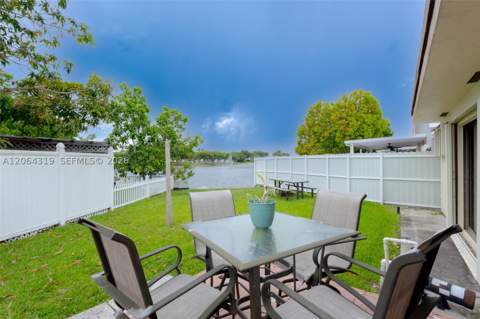 18772 NW 80th Ct, Hialeah FL - photo 17 of 46