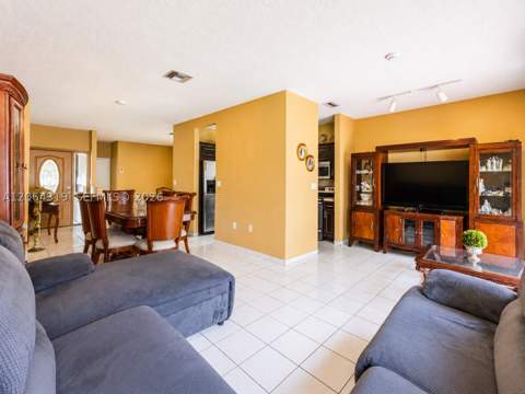 18772 NW 80th Ct, Hialeah FL - photo 21 of 46