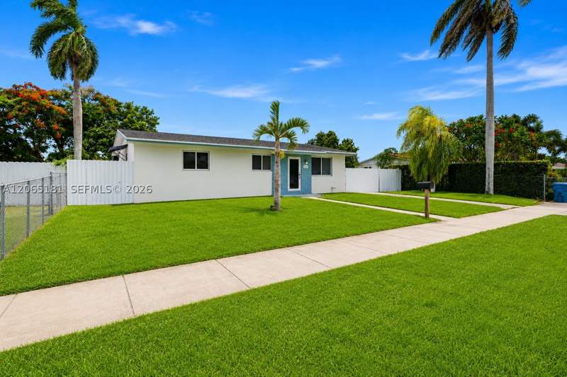 4 bedroom SingleFamilyResidence at 15624 SW 297th Ter, Camelot, Homestead — photo 4