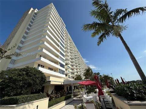 5600 Collins Ave 16G, Miami Beach FL - photo 7 of 45