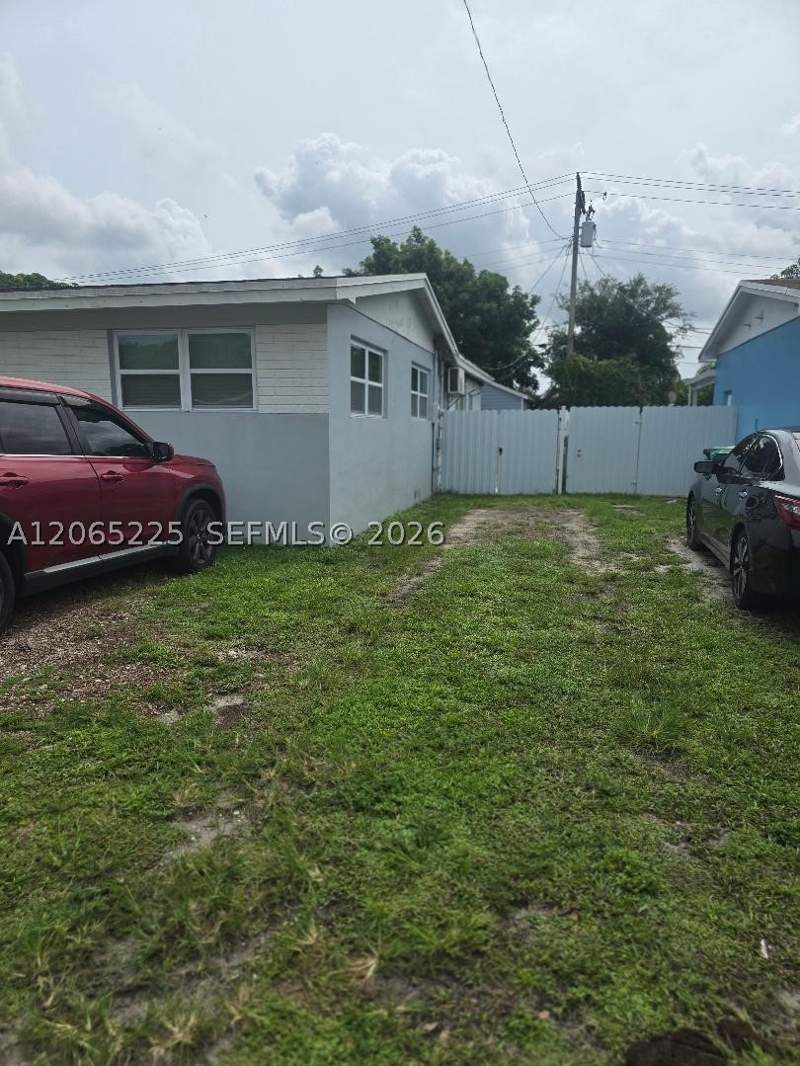 4 bedroom SingleFamilyResidence at 18025 NW 17th Ave, Scott Lake Manor Sec 4, Miami Gardens — photo 5