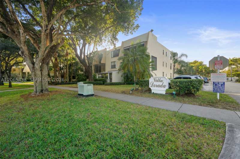 3 bedroom Condominium at 20401 NE 30th Ave 320-8, Villa Dorada Condo No 2, Aventura — photo 1