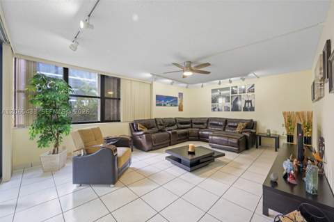 20401 NE 30th Ave 320-8, Aventura FL - photo 9 of 24