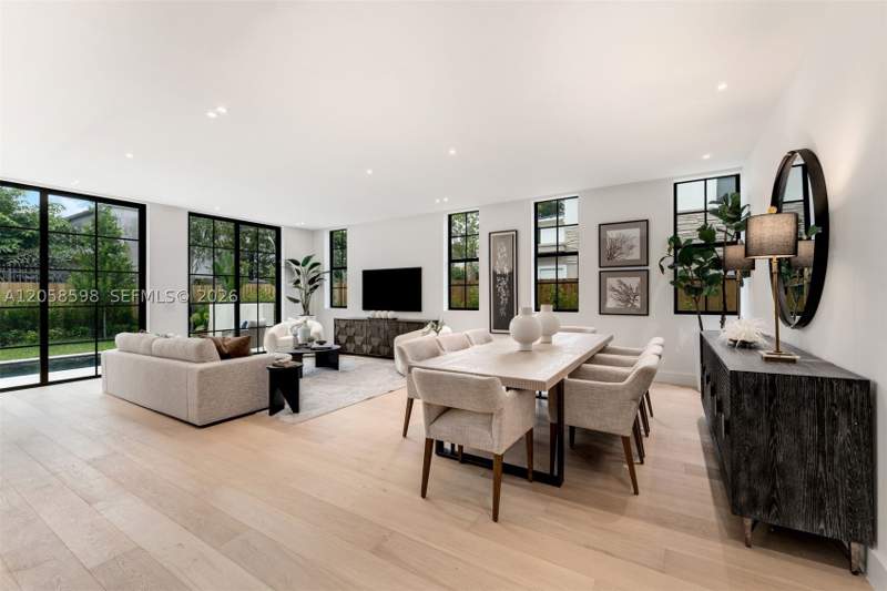 4 bedroom SingleFamilyResidence at 3352 Charles Ave, Frow Homestead, Miami — photo 4