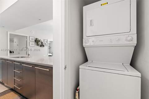 500 Brickell Ave 1405, Miami FL - photo 15 of 40