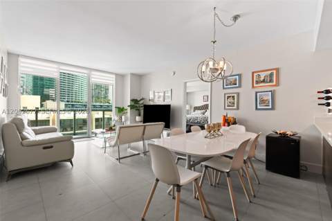500 Brickell Ave 1405, Miami FL - photo 17 of 40