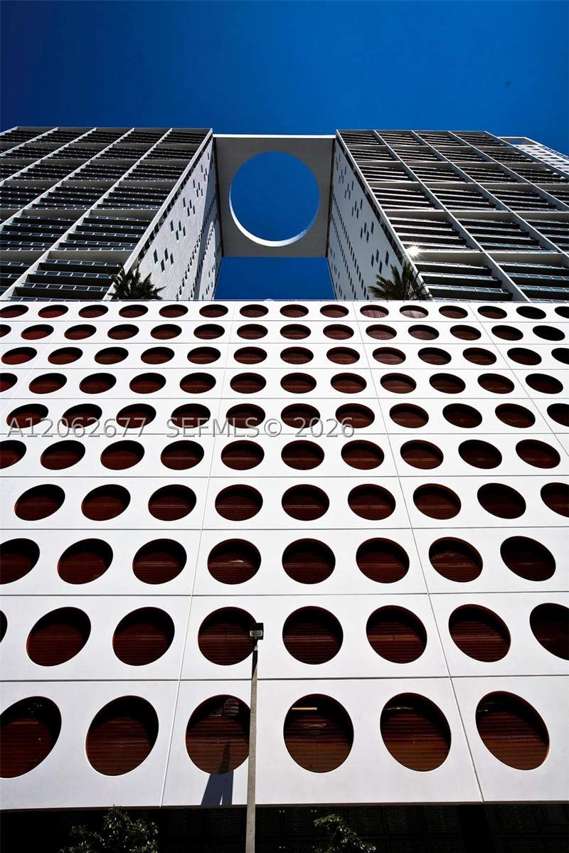 2 bedroom Condominium at 500 Brickell Ave 1405, 500 BRICKELL EAST CONDO, Miami — photo 2