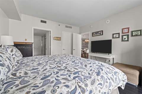 500 Brickell Ave 1405, Miami FL - photo 23 of 40