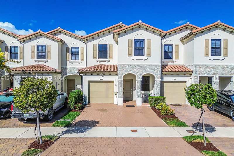 3 bedroom Townhouse at 11907 SW 247th Ter, Silver Palm Residential H, Homestead — photo 1
