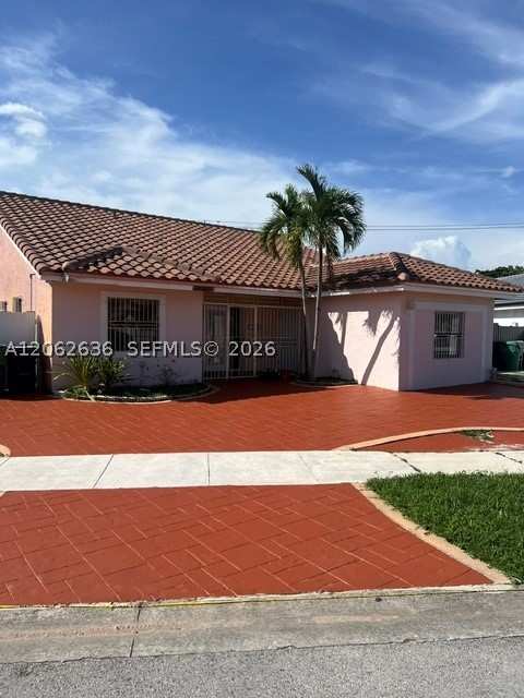 3 bedroom SingleFamilyResidence at 15253 SW 56th Ter, Westwind Lakes Sec 4, Miami — photo 1