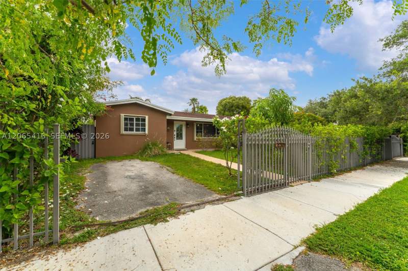 3 bedroom SingleFamilyResidence at 20301 SW 105th Ave, Benson Manor, Cutler Bay — photo 2