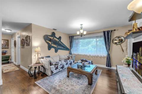 20301 SW 105th Ave, Cutler Bay FL - photo 8 of 55