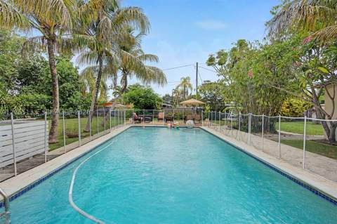 9770 Cutler Ridge Dr, Cutler Bay FL - photo 12 of 23
