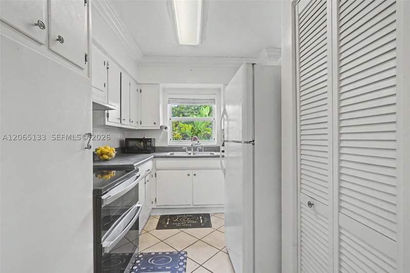 4 bedroom SingleFamilyResidence at 9770 Cutler Ridge Dr, Cutler Ridge Sec 5, Cutler Bay — photo 4