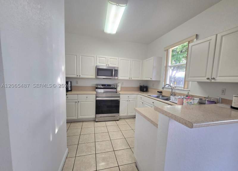 3 bedroom Townhouse at 13211 SW 127th Ct, Courts At Tuscany, Miami — photo 3