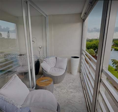 16850 S Glades Dr 5C, North Miami Beach FL - photo 10 of 38