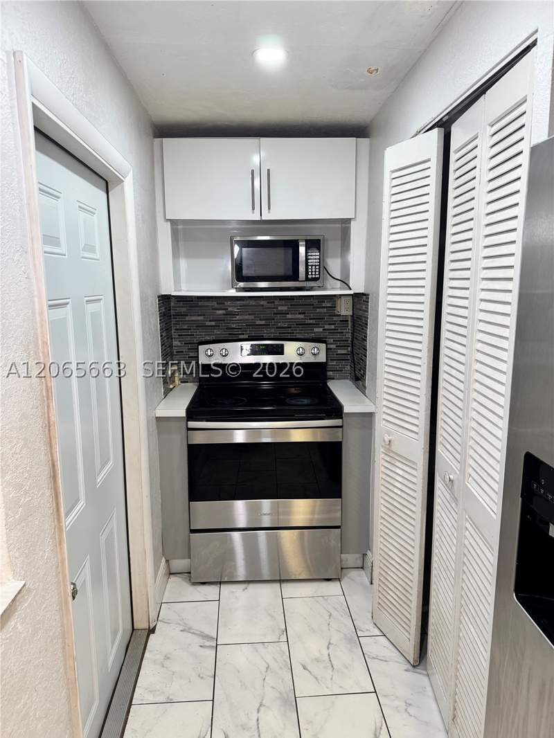 3 bedroom SingleFamilyResidence at 350 NW 58th Ave, W Flagler Pk, Miami — photo 5