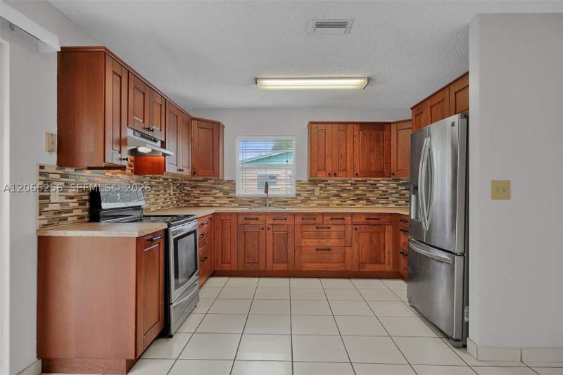 3 bedroom SingleFamilyResidence at 30010 SW 153rd Ave, Palmland Homes South No 7, Homestead — photo 2