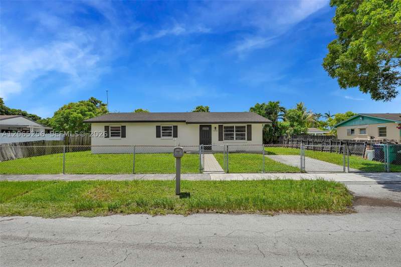 3 bedroom SingleFamilyResidence at 30010 SW 153rd Ave, Palmland Homes South No 7, Homestead — photo 3