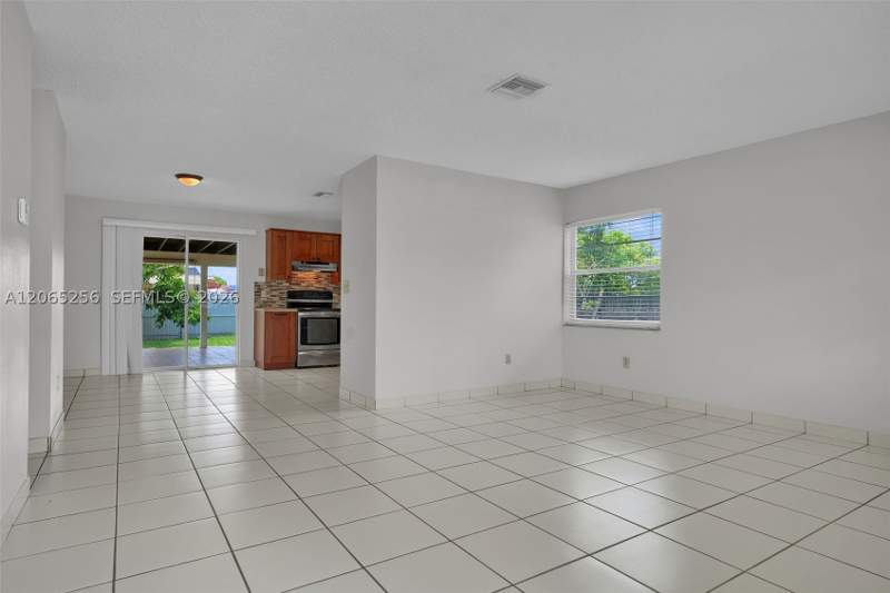 3 bedroom SingleFamilyResidence at 30010 SW 153rd Ave, Palmland Homes South No 7, Homestead — photo 5