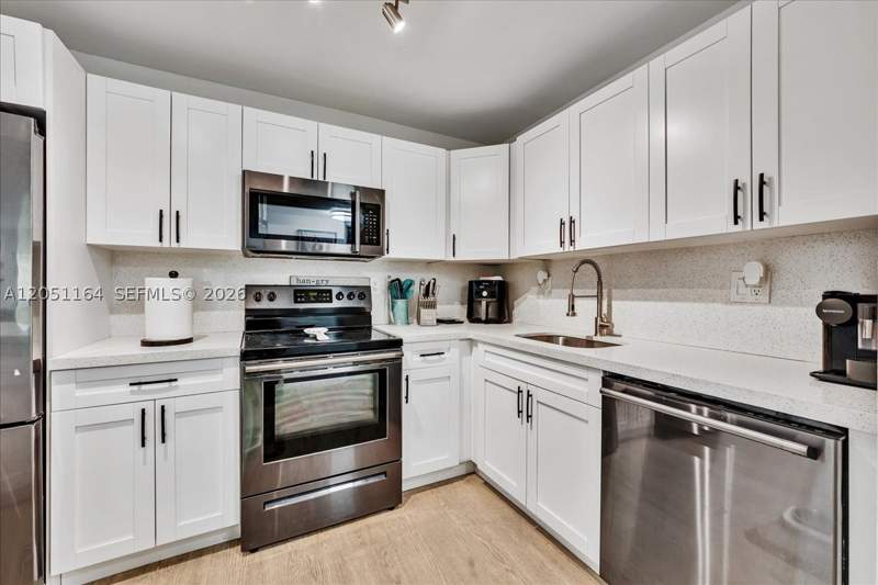 2 bedroom Condominium at 9225 SW 87th Ave A12, Inwood Condo, Miami — photo 4