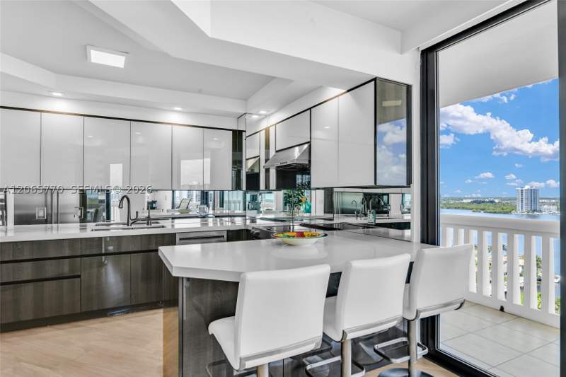 3 bedroom Condominium at 2000 Island Blvd 2006, 2000 Isl Blvd Williams Is, Aventura — photo 2