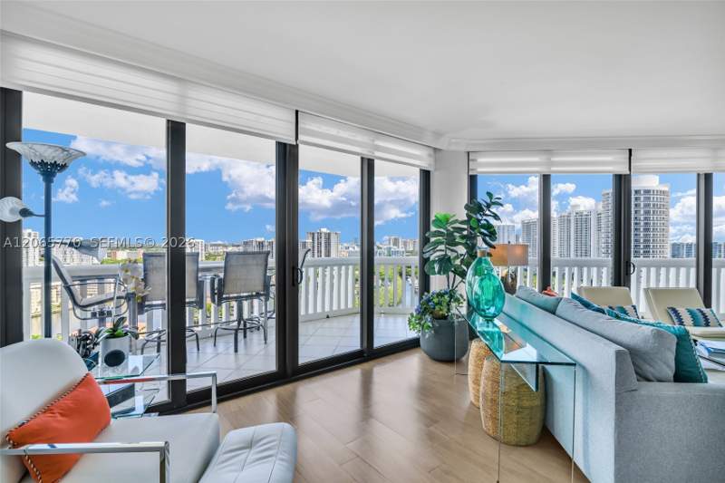 3 bedroom Condominium at 2000 Island Blvd 2006, 2000 Isl Blvd Williams Is, Aventura — photo 5