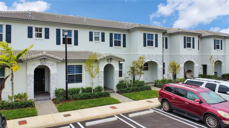 3 bedroom Townhouse at 29278 SW 162nd Ct, Cedar Pointe, Homestead — photo 2