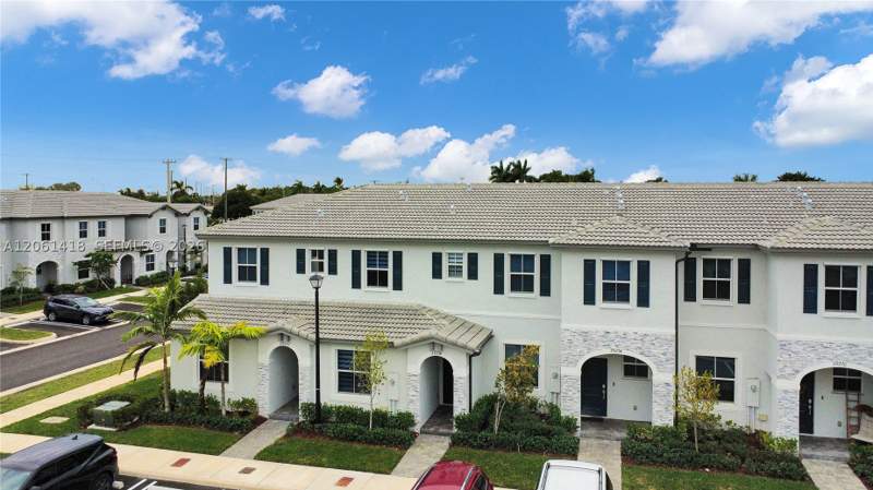 3 bedroom Townhouse at 29278 SW 162nd Ct, Cedar Pointe, Homestead — photo 3