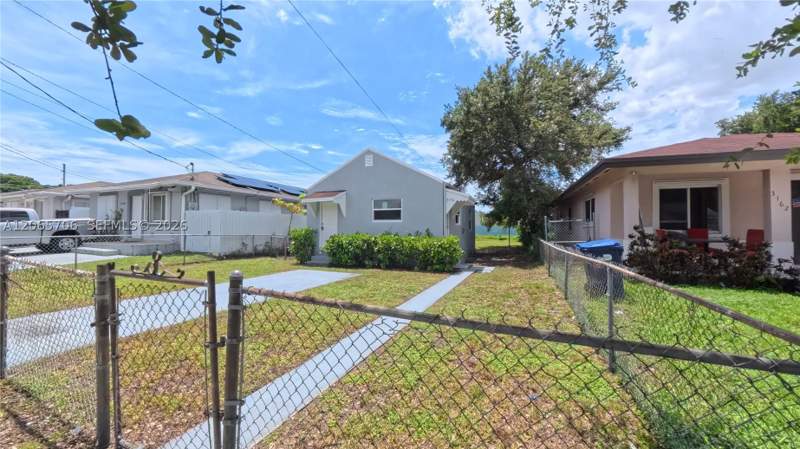 2 bedroom SingleFamilyResidence at 3156 NW 55th St, Hialeah Heights, Miami — photo 5