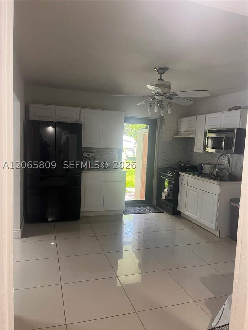 3 bedroom SingleFamilyResidence at 29045 SW 157th Ave, Leisure City Sec 1, Homestead — photo 5