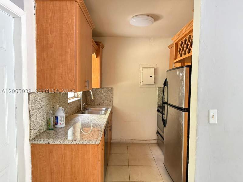 4 bedroom SingleFamilyResidence at 951 NE 157th Ter, Belford-Carr Sub, North Miami Beach — photo 5