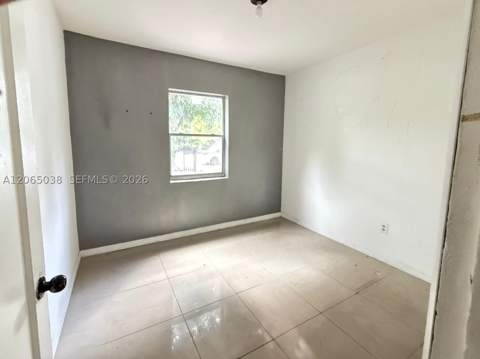 951 NE 157th Ter, North Miami Beach FL - photo 8 of 12